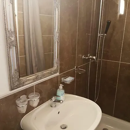 Bed & Breakfast Garni Giacometti