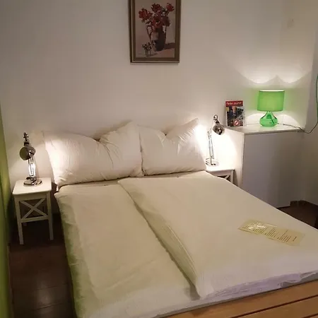 Bed & Breakfast Garni Giacometti