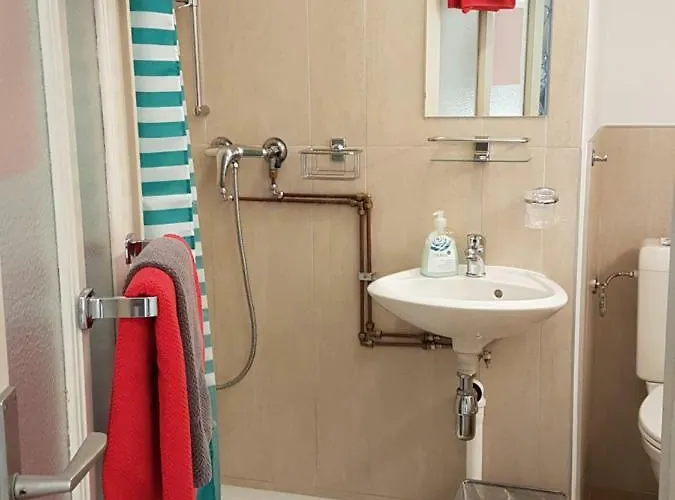 ベッド・アンド・ブレックファスト Garni Giacometti ロカルノ